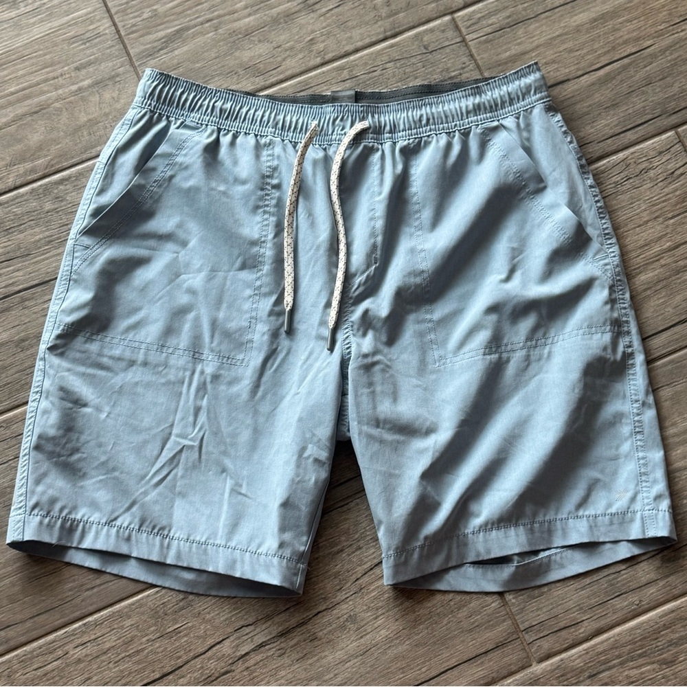 Kenneth Cole Athletic Shorts Blue
size L